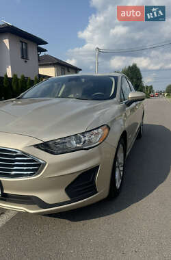 Седан Ford Fusion 2019 в 