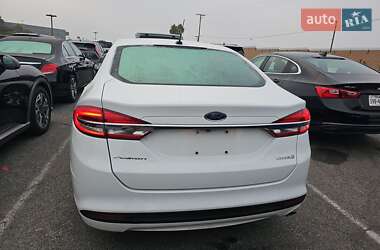 Седан Ford Fusion 2018 в 
