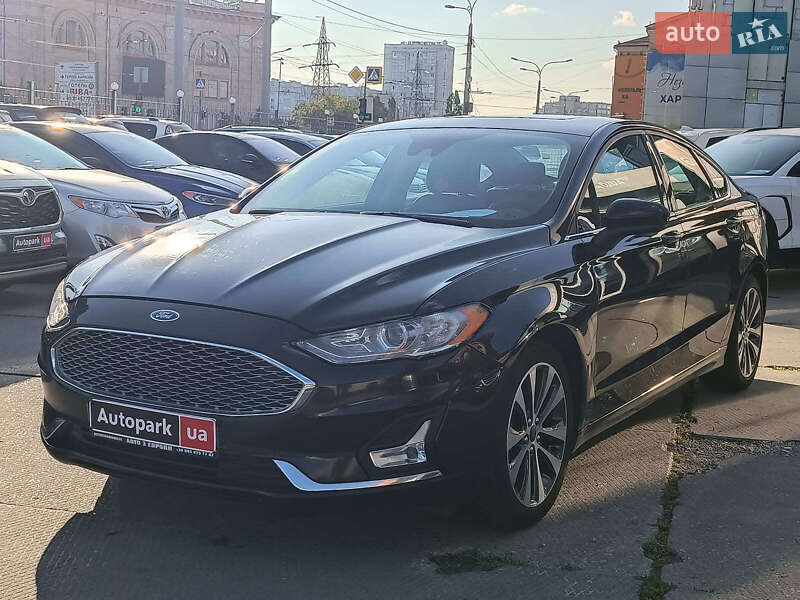 Седан Ford Fusion 2019 в 