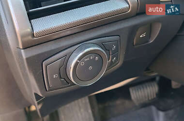 Седан Ford Fusion 2019 в 