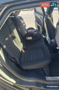 Седан Ford Fusion 2019 в 