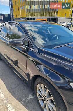 Седан Ford Fusion 2016 в 