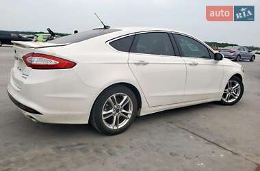 Седан Ford Fusion 2016 в 