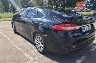 Седан Ford Fusion 2016 в 