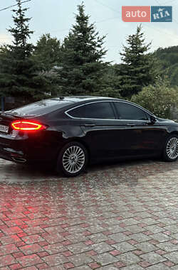 Седан Ford Fusion 2013 в 