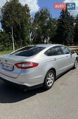 Седан Ford Fusion 2015 в 