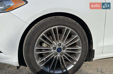 Седан Ford Fusion 2015 в 