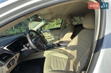 Седан Ford Fusion 2015 в 