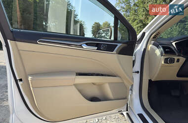 Седан Ford Fusion 2015 в 