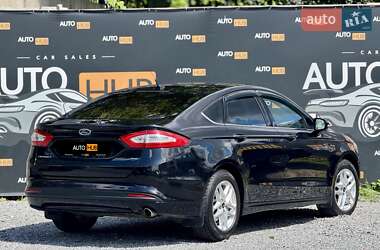 Седан Ford Fusion 2013 в 