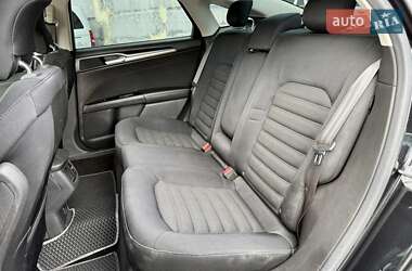 Седан Ford Fusion 2013 в 