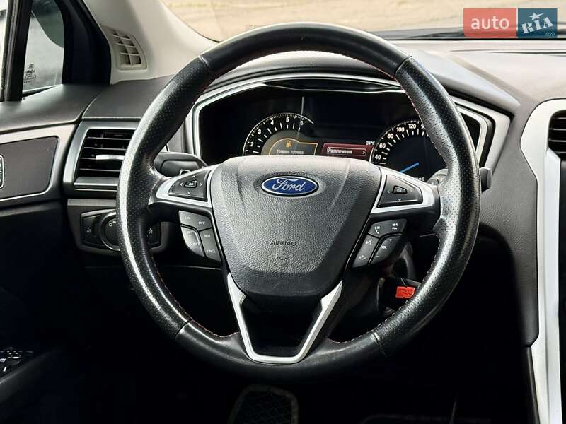 Седан Ford Fusion 2013 в Харкові