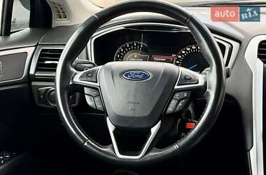 Седан Ford Fusion 2013 в 