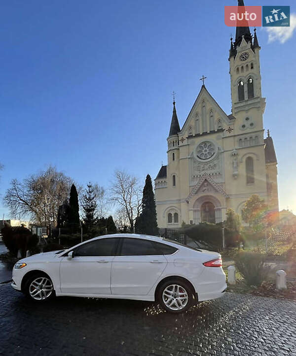 Седан Ford Fusion 2016 в Черновцах
