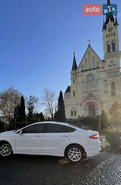 Седан Ford Fusion 2016 в 