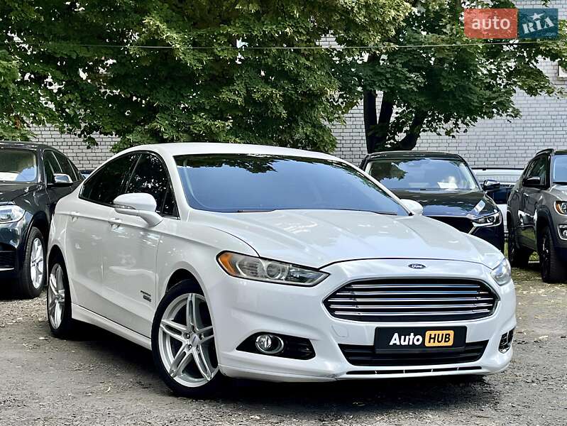 Седан Ford Fusion 2014 в 