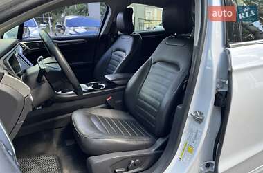 Седан Ford Fusion 2014 в 