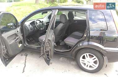 Хэтчбек Ford Fusion 2011 в 