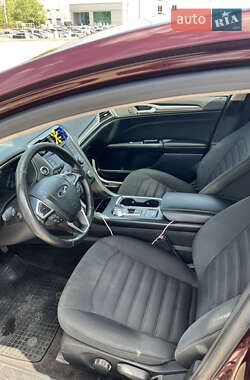 Седан Ford Fusion 2016 в 