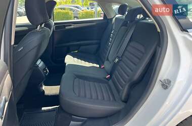 Седан Ford Fusion 2018 в 