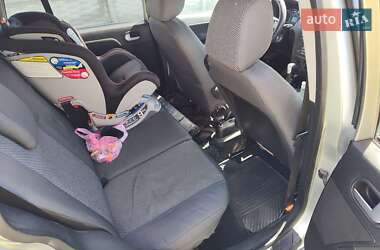 Хэтчбек Ford Fusion 2006 в 