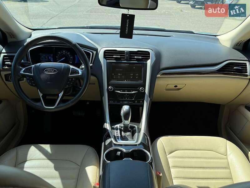 Седан Ford Fusion 2013 в Одесі