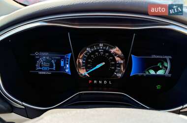 Седан Ford Fusion 2013 в 