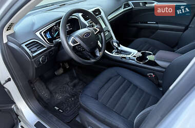 Седан Ford Fusion 2014 в 