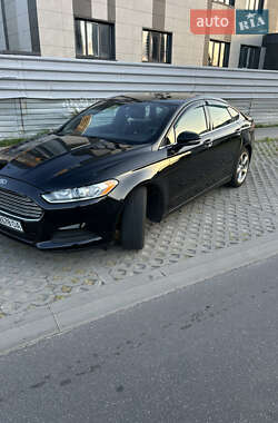 Седан Ford Fusion 2016 в 