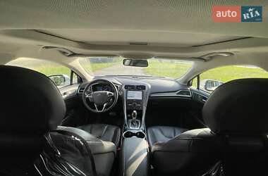 Седан Ford Fusion 2016 в 