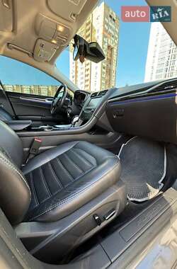 Седан Ford Fusion 2012 в 
