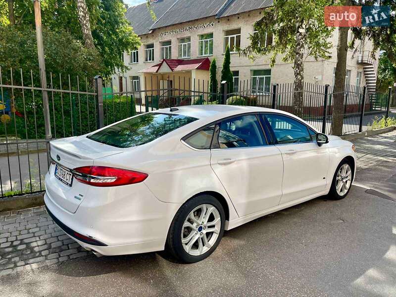Седан Ford Fusion 2018 в Тернополі