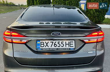 Седан Ford Fusion 2017 в 