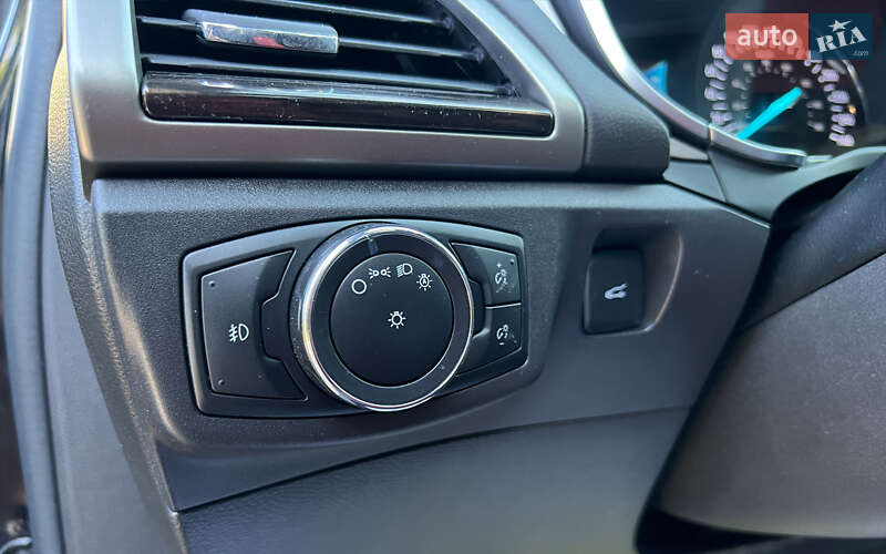 Седан Ford Fusion 2014 в Львове