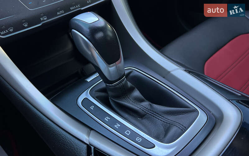 Седан Ford Fusion 2014 в Львове