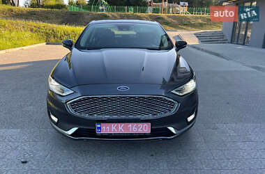 Седан Ford Fusion 2019 в Львове