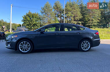 Седан Ford Fusion 2019 в 