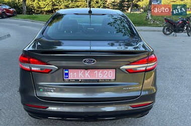 Седан Ford Fusion 2019 в 