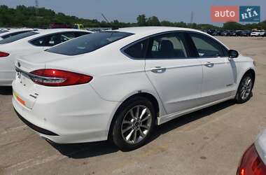 Седан Ford Fusion 2017 в 