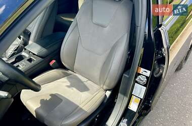 Седан Ford Fusion 2017 в 