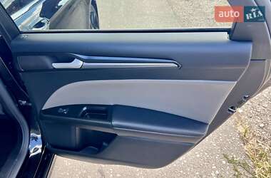 Седан Ford Fusion 2017 в 
