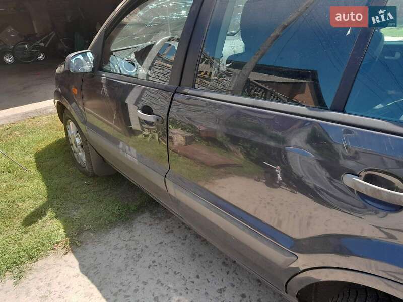 Хэтчбек Ford Fusion 2008 в Прилуках