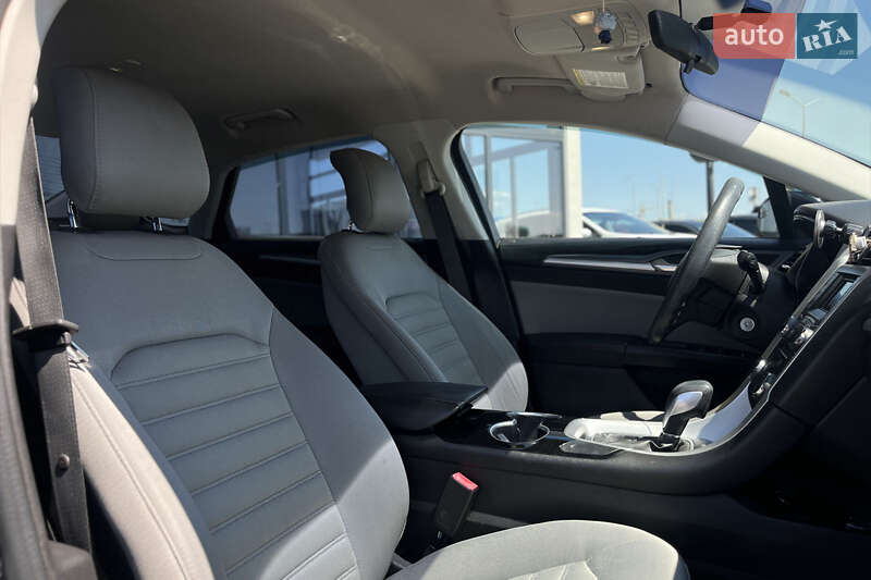 Седан Ford Fusion 2014 в Мукачевому