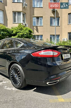 Седан Ford Fusion 2016 в 