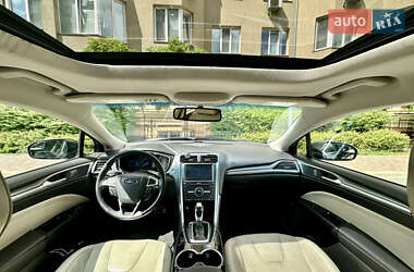 Седан Ford Fusion 2016 в 