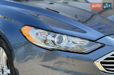 Седан Ford Fusion 2018 в 
