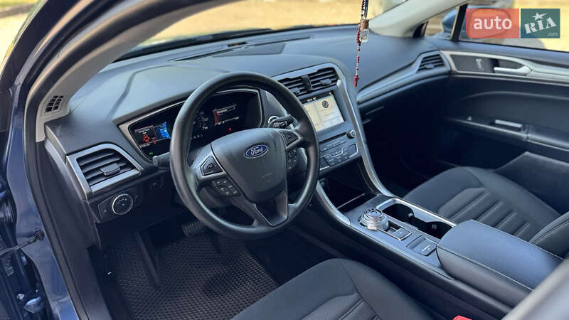 Седан Ford Fusion 2018 в Калуше