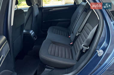 Седан Ford Fusion 2018 в 