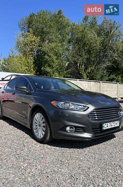 Седан Ford Fusion 2015 в 