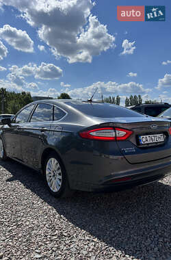 Седан Ford Fusion 2015 в 